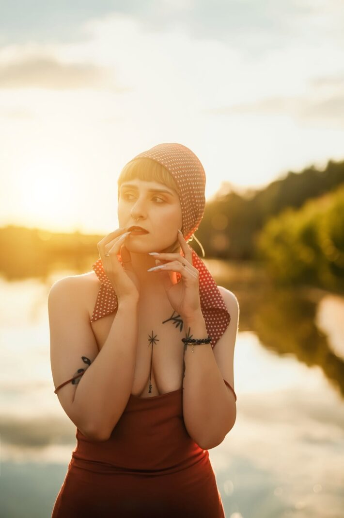 Fotografia przedstawiająca Sesja sensualna w jeziorze podczas sesji w Śląsk
