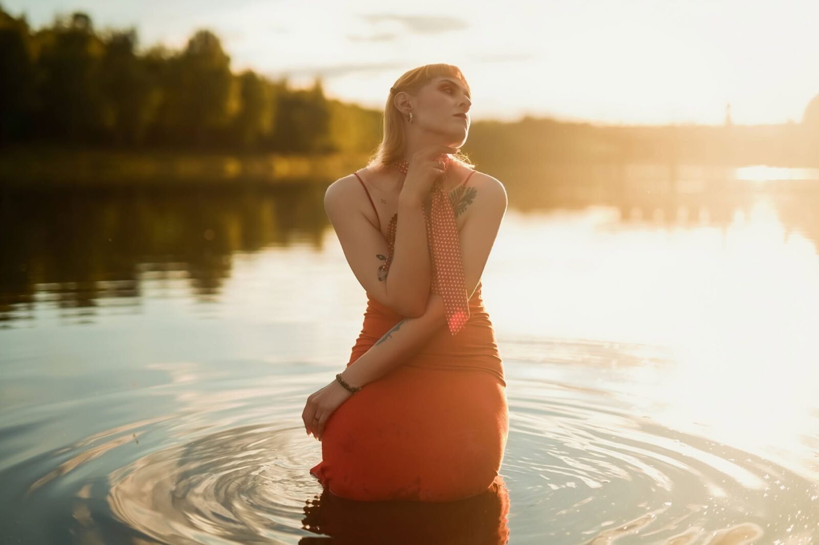 Sesja kobieca w Śląsk – Sesja sensualna w jeziorze